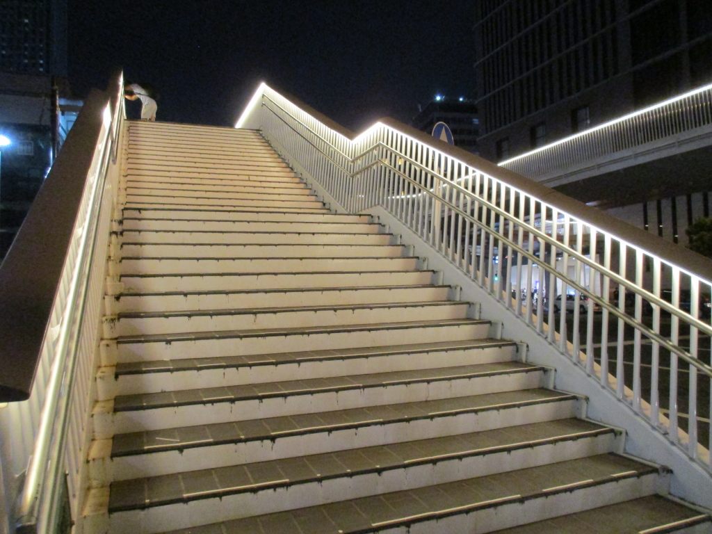 190823　大阪駅前歩道橋