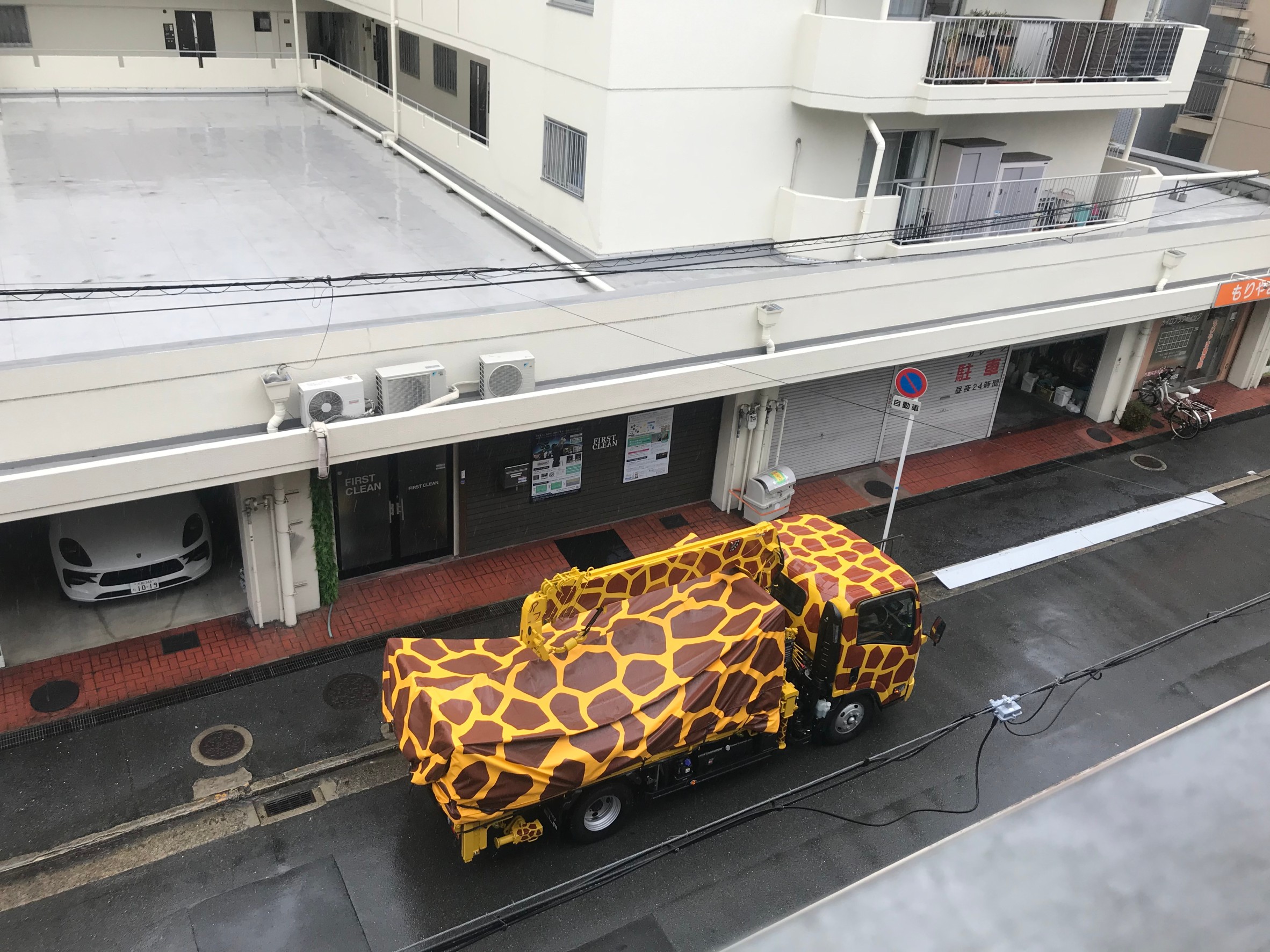 210311　キリン仕様のユニック車