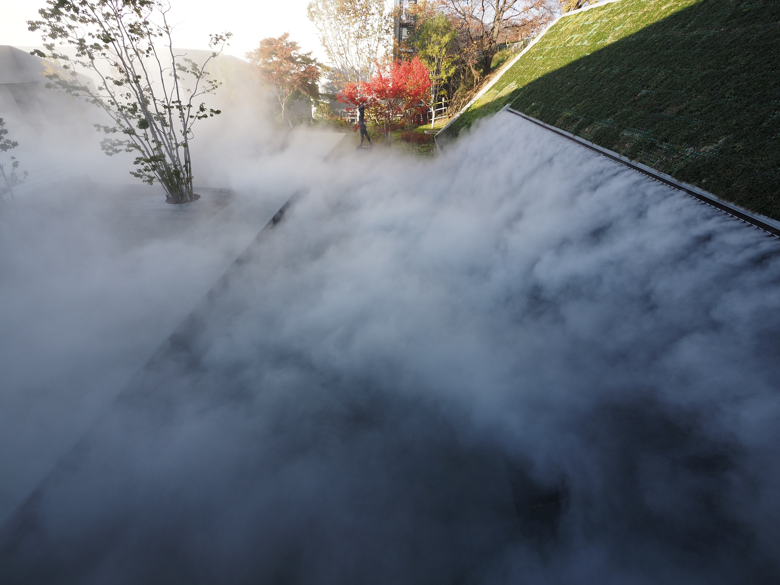 211209　長野県立美術館　霧の彫刻
