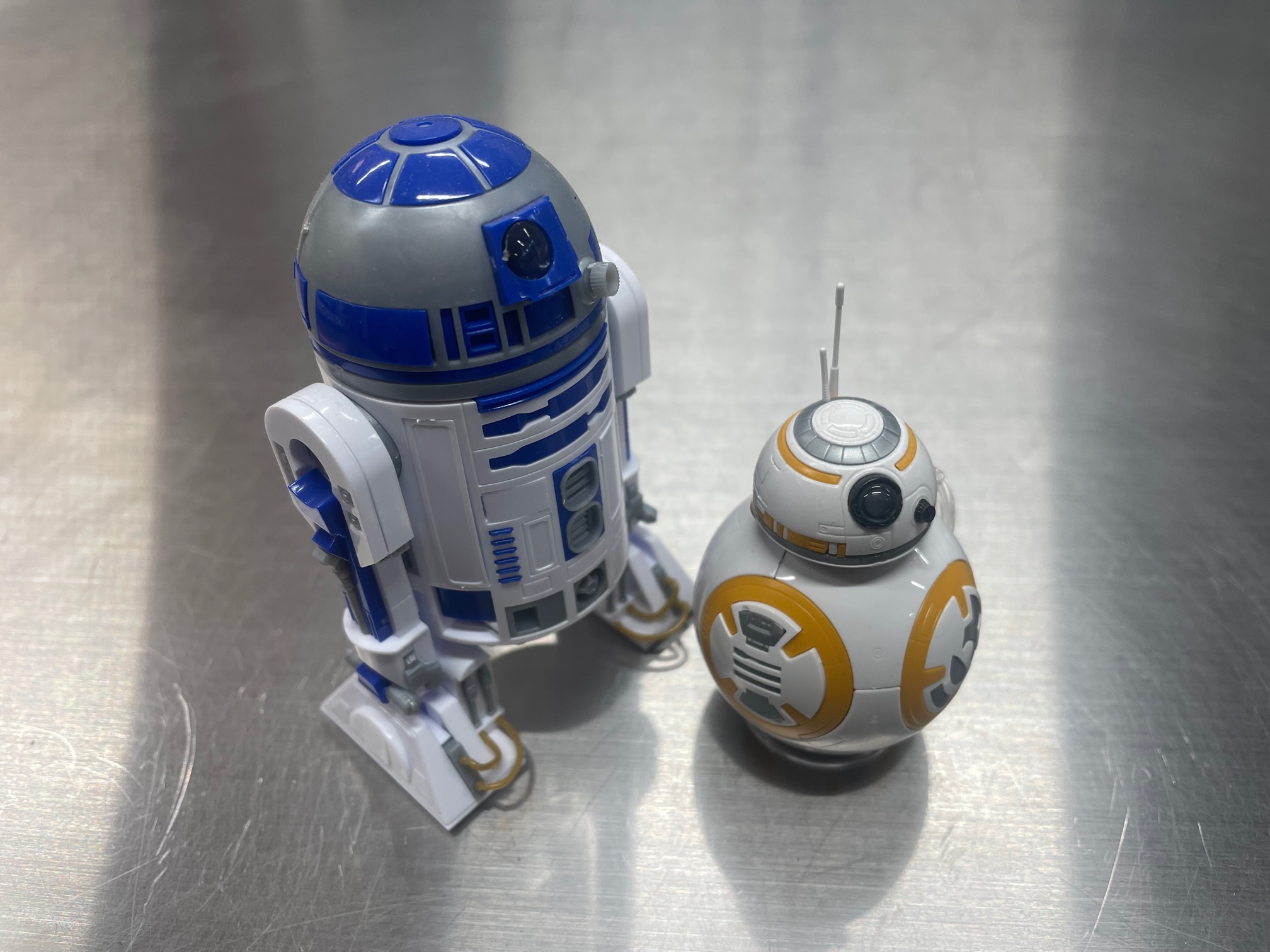 220317　スターウォーズ　R2-D2・BB-8