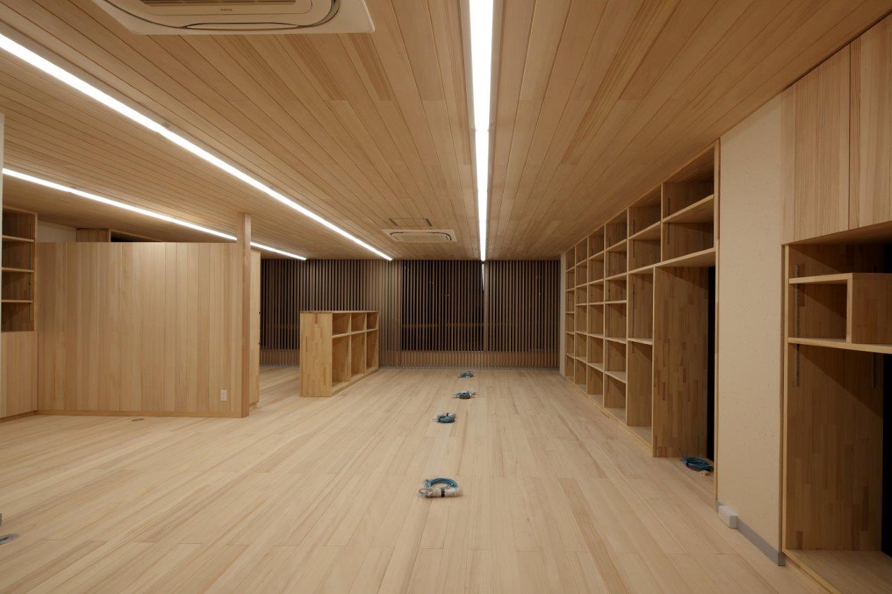 230602　「岡本工務店　鑓屋町本社」　事務室