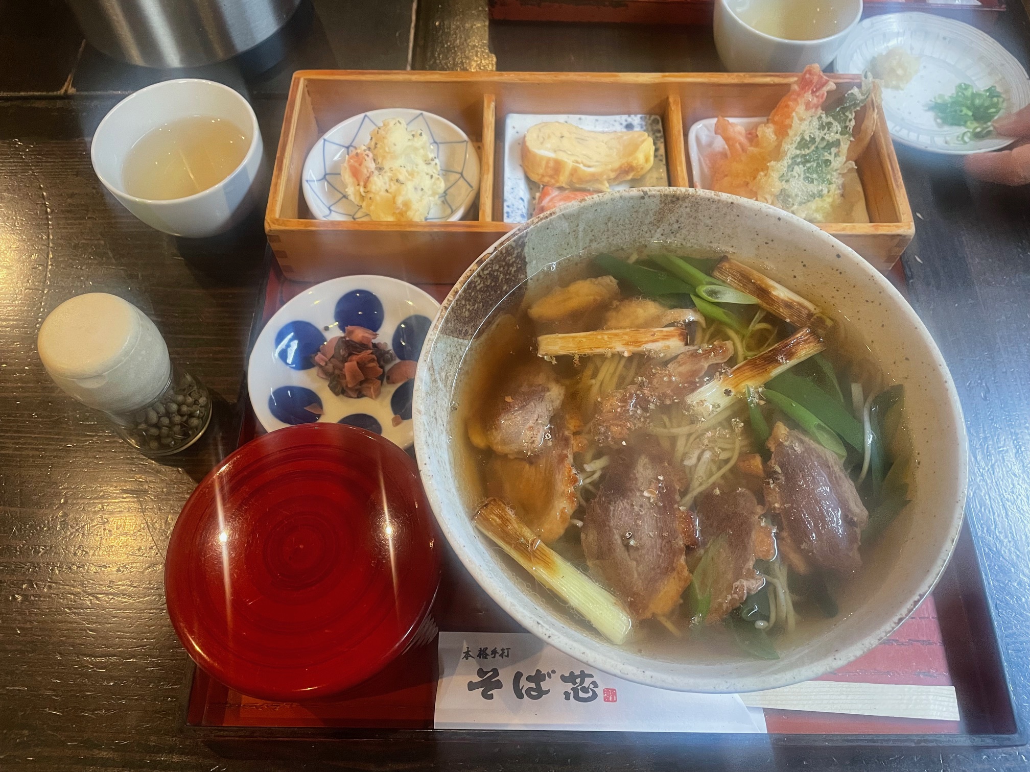 231129　河内永和「そば芯」そば弁当（鴨なん）