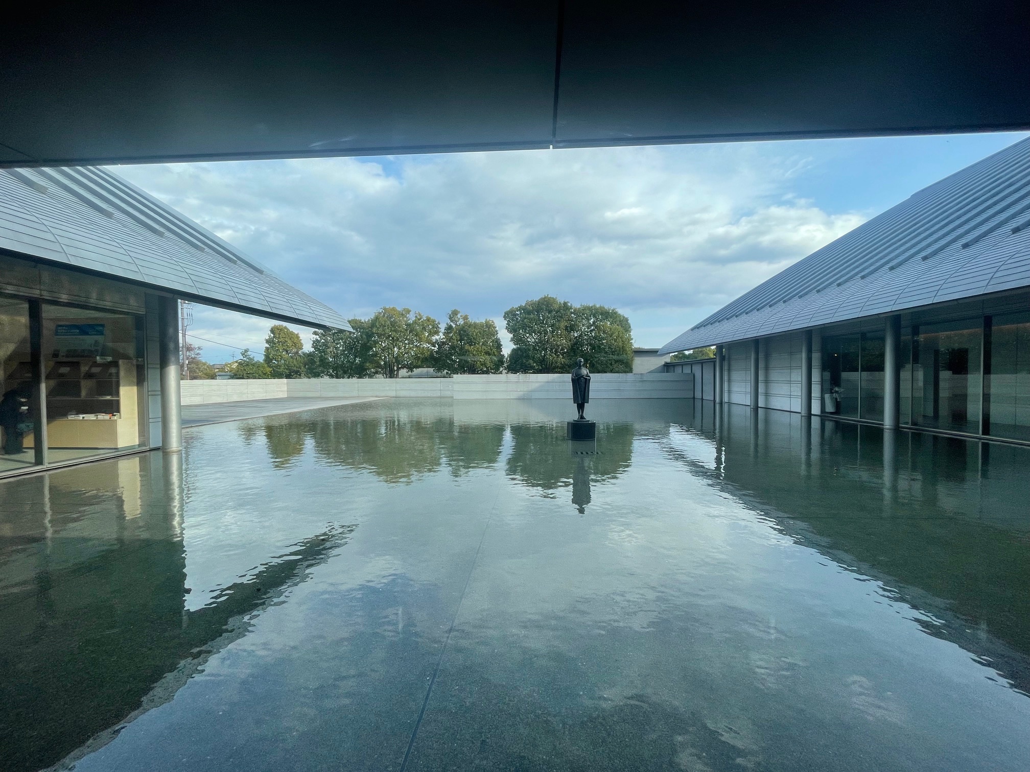 231213　佐川美術館２